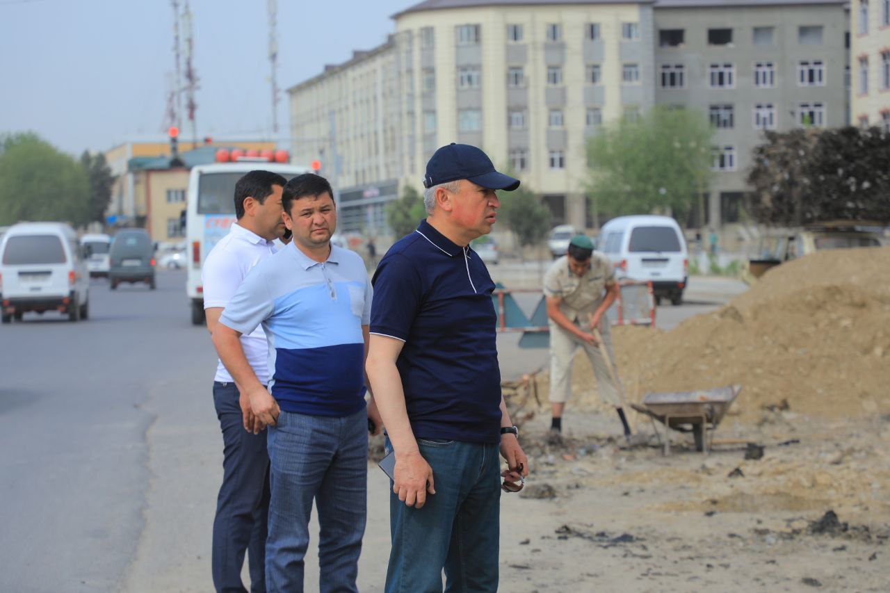 Bugun Namangan shahar hokimi Gʻofirjon Djamalov hamda sektor rahbarlari Namangan shahri «Uychi koʻcha»sida olib borilayotgan qurilish, yangilanish, bunyodkorlik va obodonlashtirish ishlari bilan yaqindan tanishdilar.